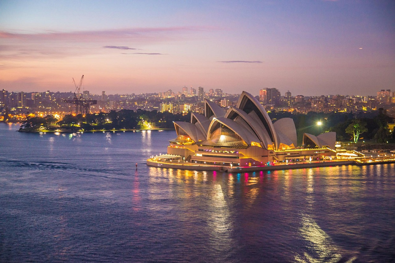 Travel Cheap: How to See the Best of Australia on a Budget